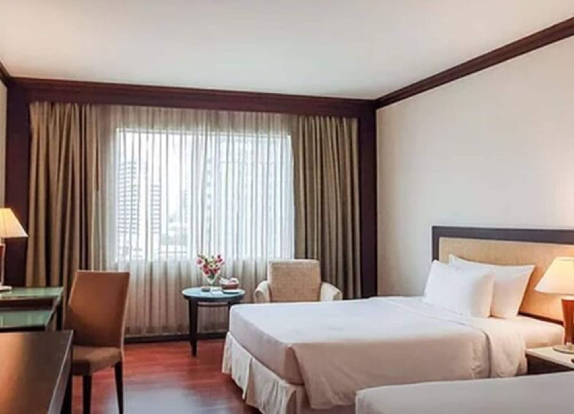 Zenith Sukhumvit Hotel Bangkok Exterior photo