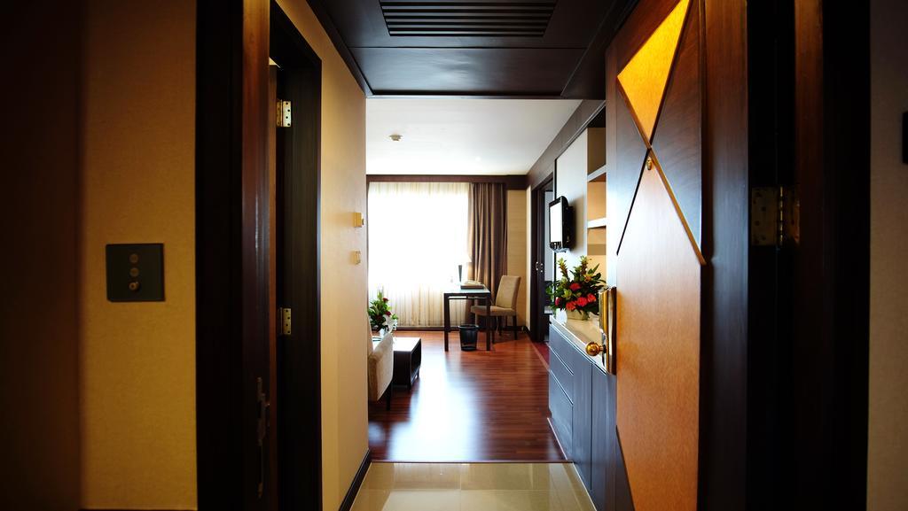 Zenith Sukhumvit Hotel Bangkok Exterior photo