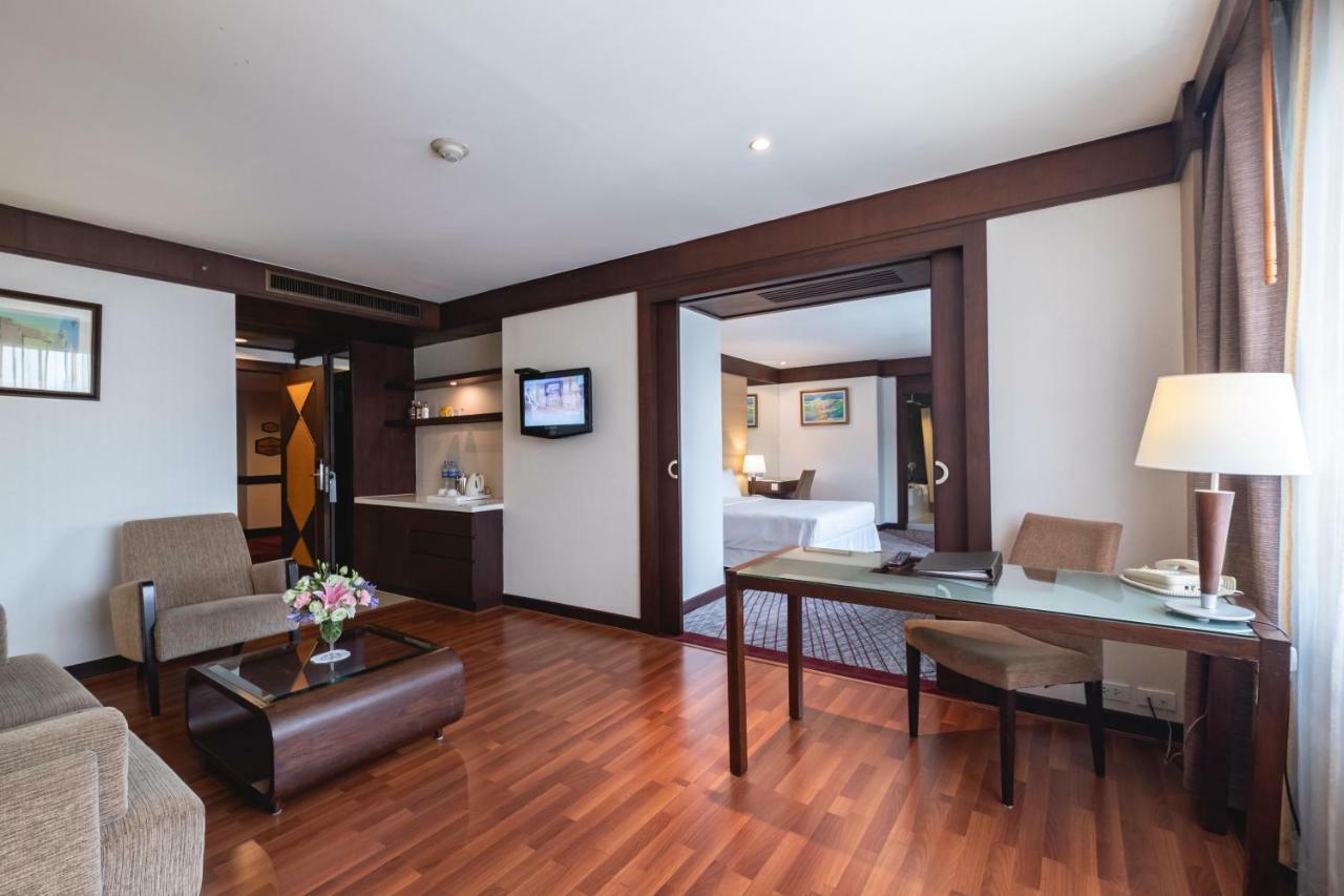 Zenith Sukhumvit Hotel Bangkok Exterior photo