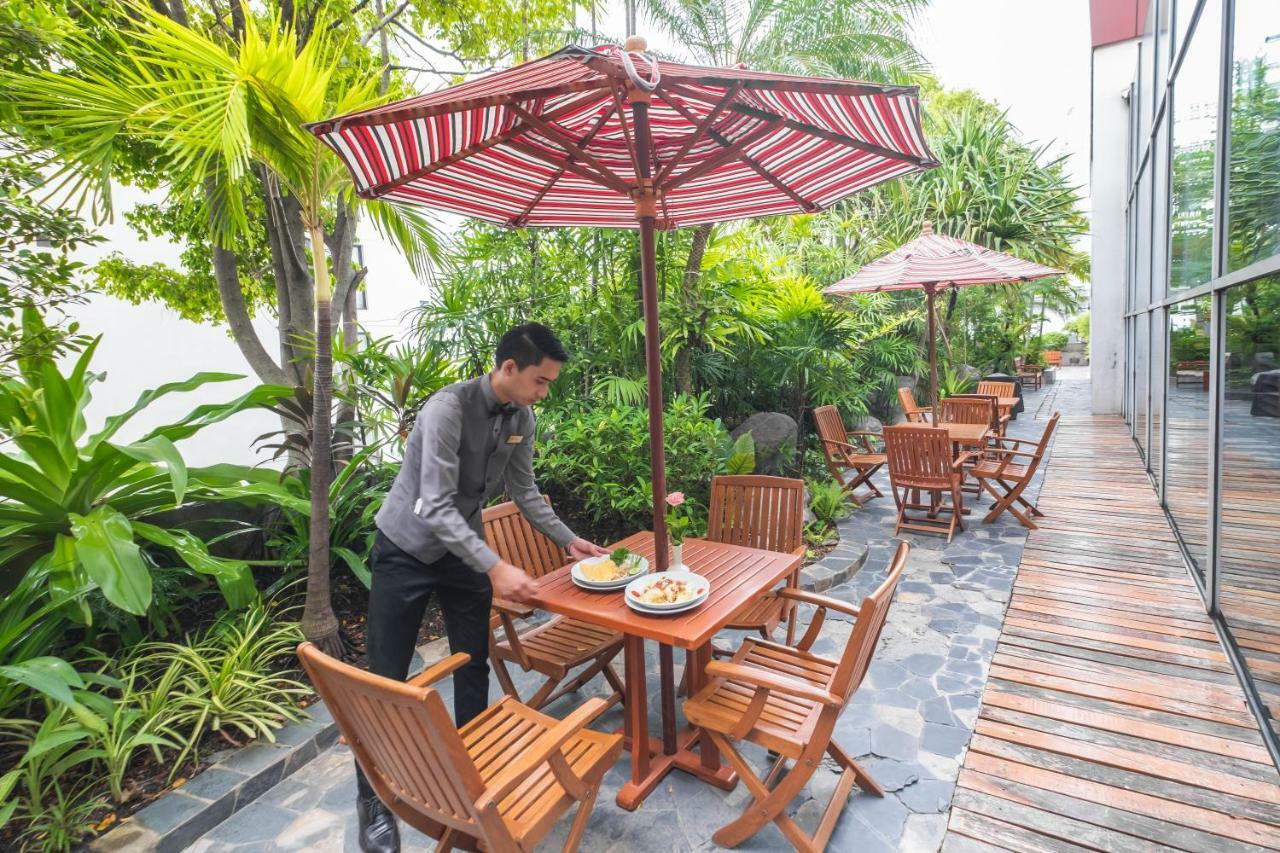 Zenith Sukhumvit Hotel Bangkok Exterior photo
